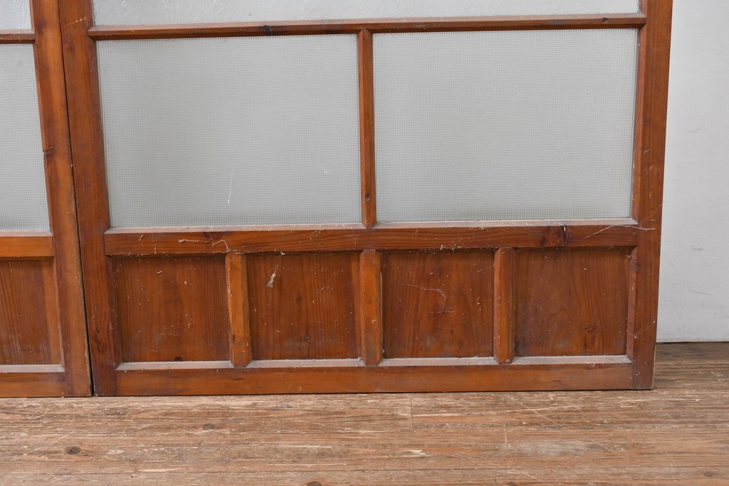ヴィンテージ建具　昭和中期　和の雰囲気を引き立てるガラス戸2枚セット　(R-083412)