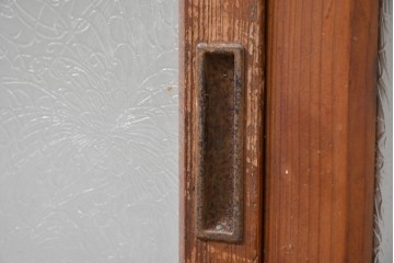 ヴィンテージ建具　昭和中期　和の雰囲気を引き立てるガラス戸2枚セット　(R-083412)