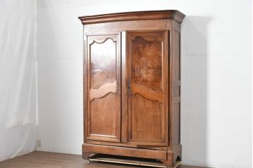 フランスアンティーク　ブラックウォールナット無垢材が使われた贅沢な逸品!!　分解可能な特大アルモワールキャビネット(ワードローブ、洋服タンス、収納棚、戸棚、食器棚、本棚)(R-083414)