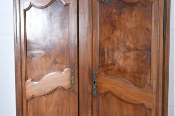 フランスアンティーク　ブラックウォールナット無垢材が使われた贅沢な逸品!!　分解可能な特大アルモワールキャビネット(ワードローブ、洋服タンス、収納棚、戸棚、食器棚、本棚)(R-083414)