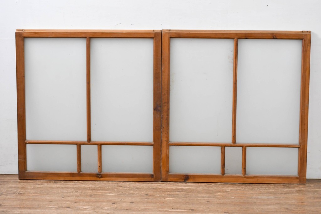 アンティーク建具　昭和初期　素朴な佇まいのガラス窓2枚セット　(R-083416)