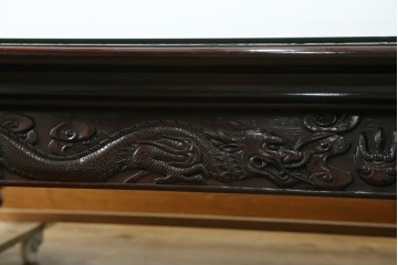 和製ヴィンテージ　超美品　民芸家具　総紫檀(シタン)彫刻　花鳥図と龍の総彫りが高級感たっぷりなガラス天板付き座卓　(R-083418)