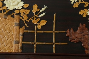 和製ヴィンテージ　超美品　民芸家具　総紫檀(シタン)彫刻　花鳥図と龍の総彫りが高級感たっぷりなガラス天板付き座卓　(R-083418)