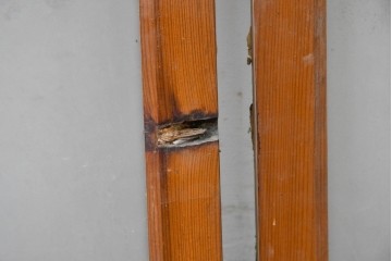 アンティーク建具　昭和初期　すっきりとした桟組みの横長ガラス窓2枚セット　(R-083419)