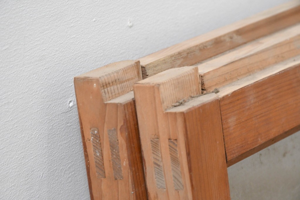 アンティーク建具　昭和初期　すっきりとした桟組みの横長ガラス窓2枚セット　(R-083419)