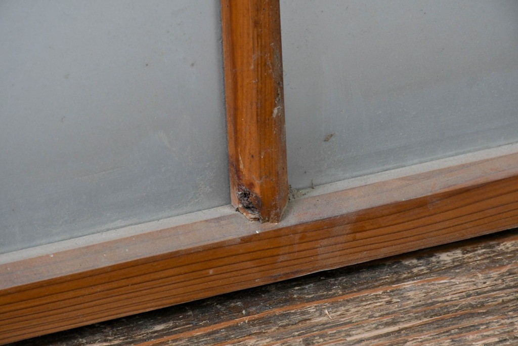 アンティーク建具　昭和初期　すっきりとした桟組みの横長ガラス窓2枚セット　(R-083419)