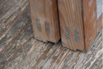 アンティーク建具　昭和初期　すっきりとした桟組みの横長ガラス窓2枚セット　(R-083419)