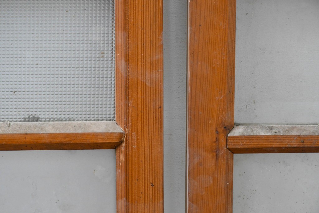 アンティーク建具　昭和初期　すっきりとした桟組みの横長ガラス窓2枚セット　(R-083419)