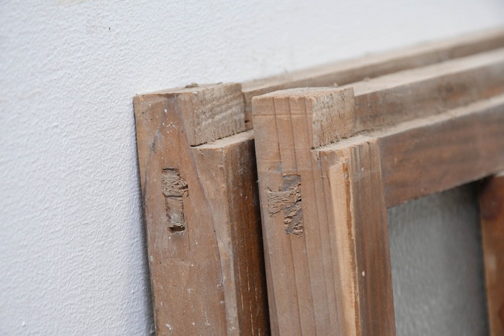 アンティーク建具　昭和初期　大正ロマンを思わせる佇まいのガラス窓2枚セット　(R-083420)