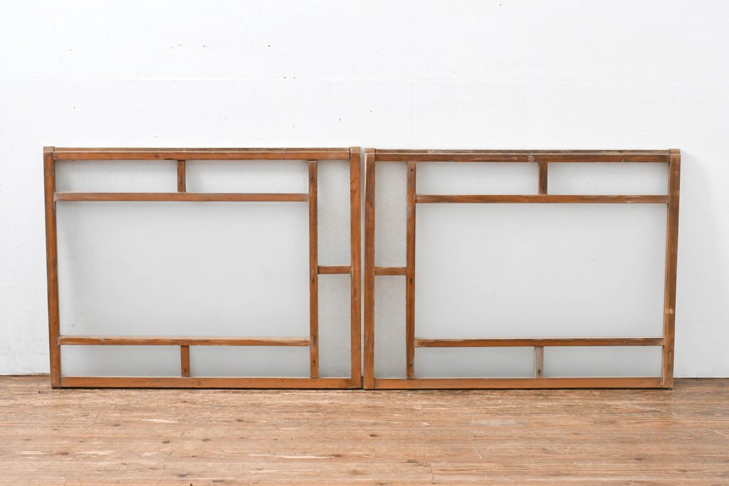 アンティーク建具　昭和初期　大正ロマンを思わせる佇まいのガラス窓2枚セット　(R-083420)