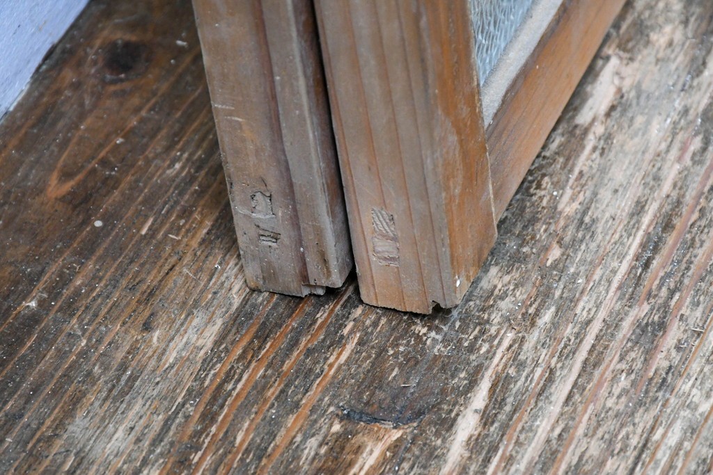 アンティーク建具　昭和初期　大正ロマンを思わせる佇まいのガラス窓2枚セット　(R-083420)