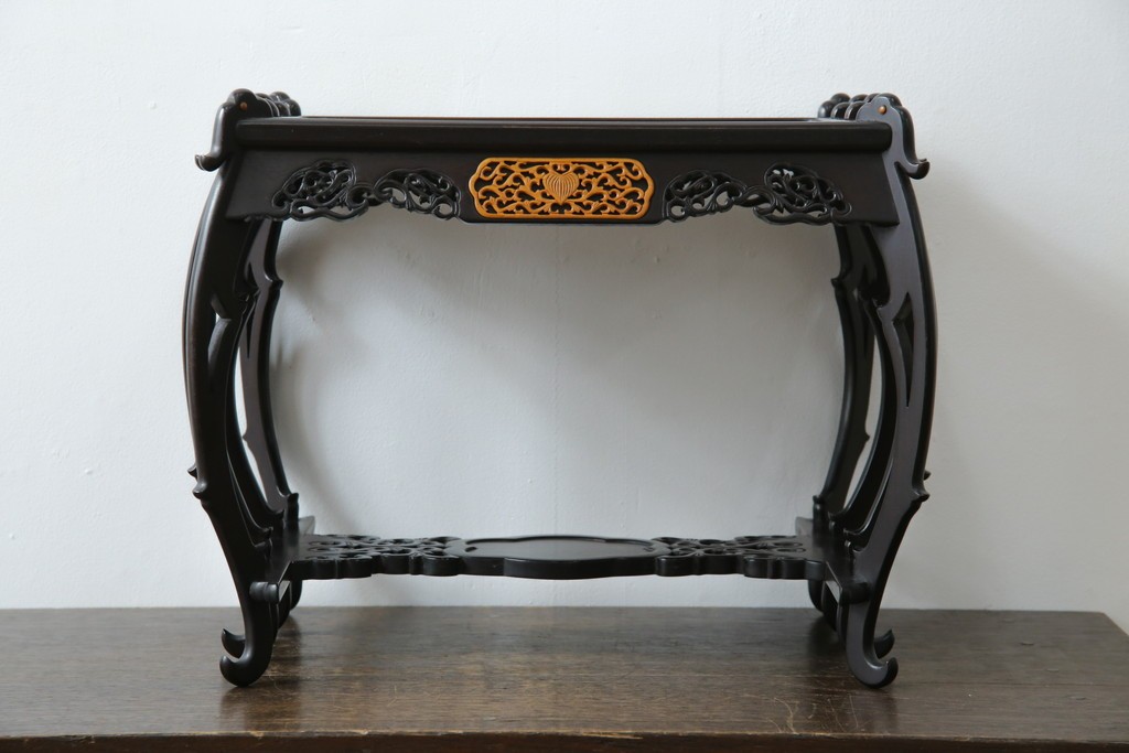 和製ビンテージ　超美品!!　唐木材　繊細な透かし彫りが魅せる格調高き八足中卓　定価約20万円　(R-083421)