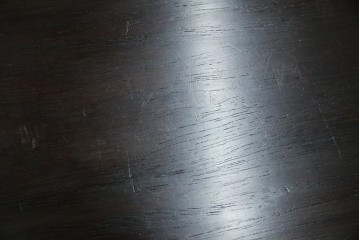 和製ビンテージ　超美品!!　唐木材　繊細な透かし彫りが魅せる格調高き八足中卓　定価約20万円　(R-083421)