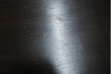 和製ビンテージ　超美品!!　唐木材　繊細な透かし彫りが魅せる格調高き八足中卓　定価約20万円　(R-083421)