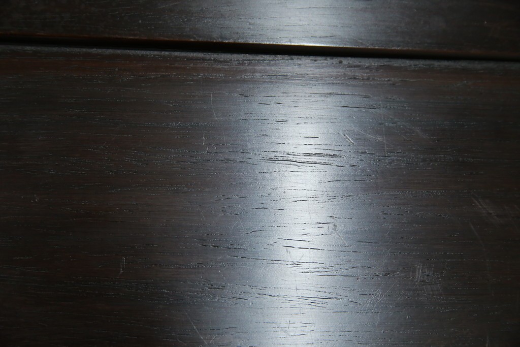 和製ビンテージ　超美品!!　唐木材　繊細な透かし彫りが魅せる格調高き八足中卓　定価約20万円　(R-083421)