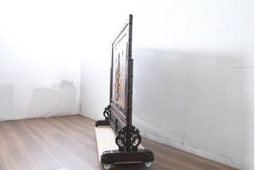 和製ビンテージ　超美品　最高級　シタン(紫檀)材とカリン(花梨)材　鳥眼杢を背景に竹の意匠と花蝶図の彫刻が映える雅な衝立て(衝い立て、パーテーション、仕切り、ヴィンテージ)(R-083423)
