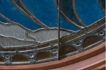 和製アンティーク　大正ロマン　丸型　芸術作品として観賞用にもぴったりの海辺(灯台と夕日)を描いた大きなステンドグラスフィックス窓1枚(建具、明かり取り、明り取り、FIX窓、ガラス窓、嵌め殺し、ディスプレイ、アート)(R-083433)
