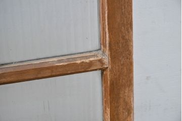 和製アンティーク　大正ロマン　芸術作品として観賞用にもぴったりの花鳥(木蓮とインコ)を描いたステンドグラス窓2枚セット(建具、明り取り、ガラス戸、ディスプレイ、アート)(R-083435)