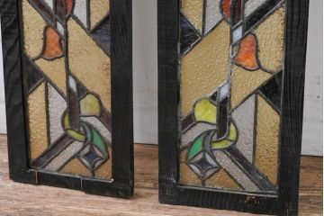 和製アンティーク　大正ロマン　和洋折衷の美を感じるステンドグラス窓2枚(建具、明かり取り、明り取り、ガラス窓、ディスプレイ、アート)(R-083438)