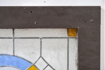 和製アンティーク　大正ロマン　涼し気で優しい色合いが魅力的な面取りガラス入りステンドグラス窓1枚(建具、ガラス欄間、明り取り、FIX窓、ガラス窓、嵌め殺し、ディスプレイ、アート)(R-083439)