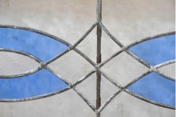 和製アンティーク　大正ロマン　涼し気で優しい色合いが魅力的な面取りガラス入りステンドグラス窓1枚(建具、ガラス欄間、明り取り、FIX窓、ガラス窓、嵌め殺し、ディスプレイ、アート)(R-083439)