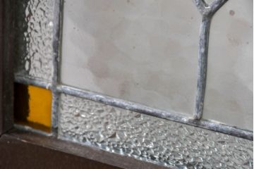 和製アンティーク　大正ロマン　涼し気で優しい色合いが魅力的な面取りガラス入りステンドグラス窓1枚(建具、ガラス欄間、明り取り、FIX窓、ガラス窓、嵌め殺し、ディスプレイ、アート)(R-083439)