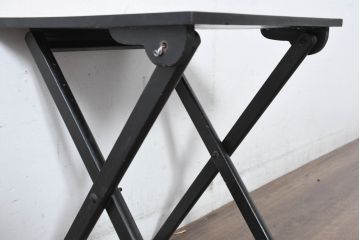 フィリピンビンテージ　パーケットリートップ　使い勝手抜群な折り畳みサイドテーブル(コーヒーテーブル、ナイトテーブル、花台、飾り台、ヴィンテージ)(R-083447)