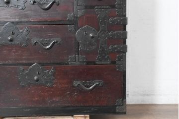 和製アンティーク　明治大正期　前面栗材　縁起の良い熨斗宝珠金具　置くだけで絵になる美しさを持つ米沢箪笥(和たんす、衣装タンス、収納箪笥、整理箪笥、時代箪笥、引き出し)(R-083451)