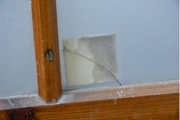 アンティーク建具　昭和レトロな趣を感じる木製のガラス戸1枚(引き戸)(R-083457)