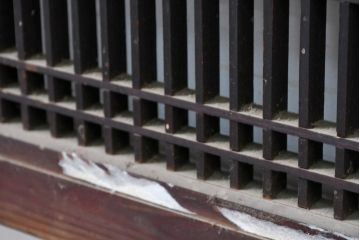 アンティーク建具　経年の味わいが感じられる細桟の美しい格子欄間2枚セット(筬欄間、オサランマ、おさらんま、明かり取り、明り取り)(R-083462)