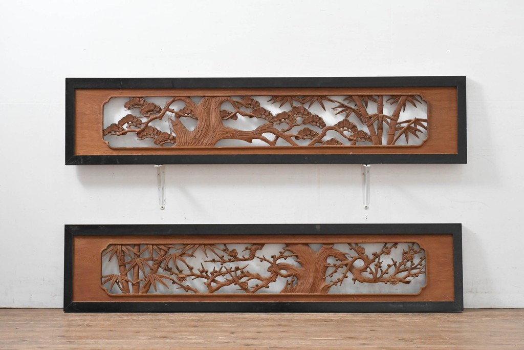 アンティーク建具　昭和初期　両面彫刻が施された松竹梅文様の欄間2枚セット　(R-083466)