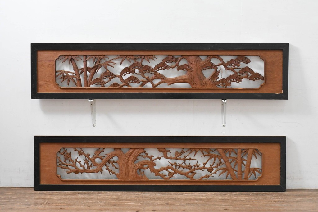 アンティーク建具　昭和初期　両面彫刻が施された松竹梅文様の欄間2枚セット　(R-083466)
