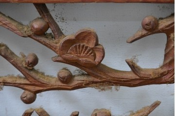 アンティーク建具　昭和初期　両面彫刻が施された松竹梅文様の欄間2枚セット　(R-083466)