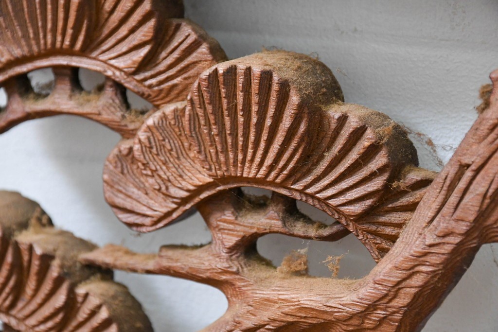 アンティーク建具　昭和初期　両面彫刻が施された松竹梅文様の欄間2枚セット　(R-083466)