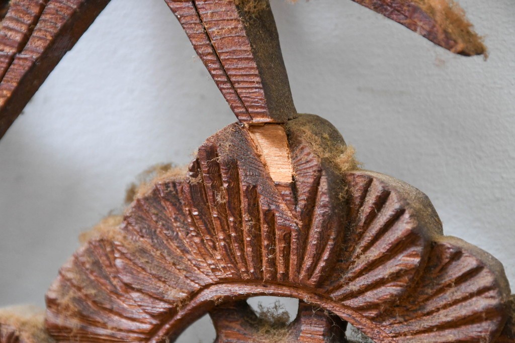 アンティーク建具　昭和初期　両面彫刻が施された松竹梅文様の欄間2枚セット　(R-083466)