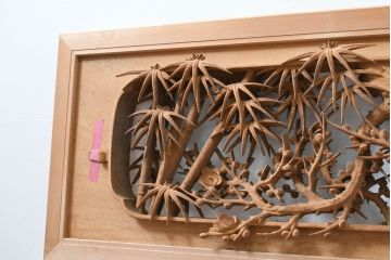 アンティーク建具　最高級　井波彫刻　躍動感と厚みのある松竹梅の彫刻が素敵な両面彫刻欄間2枚セット(明り取り、明かり取り)(R-083469)
