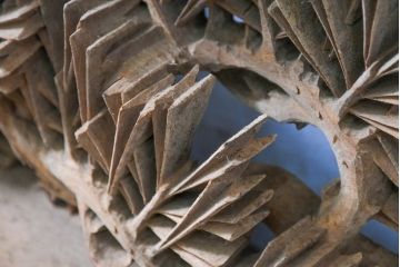 アンティーク建具　最高級　井波彫刻　躍動感と厚みのある松竹梅の彫刻が素敵な両面彫刻欄間2枚セット(明り取り、明かり取り)(R-083469)