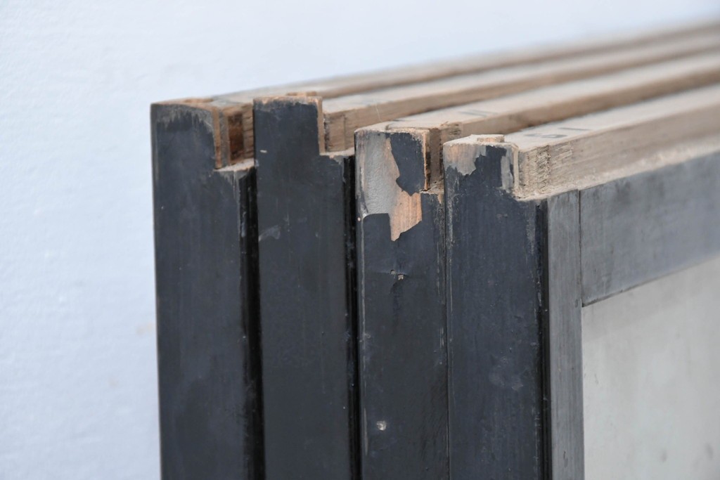 ヴィンテージ建具　昭和中期　海と富士山のモチーフ　組子が入った両面ガラスの書院戸4枚セット　(R-083470)