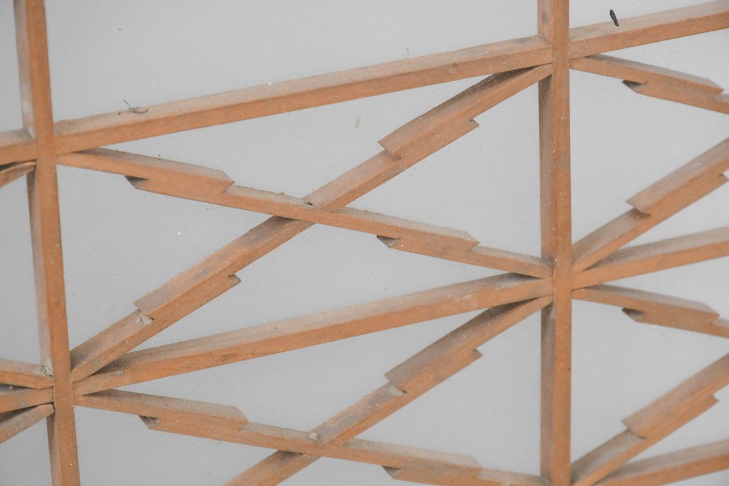 ヴィンテージ建具　昭和中期　海と富士山のモチーフ　組子が入った両面ガラスの書院戸4枚セット　(R-083470)