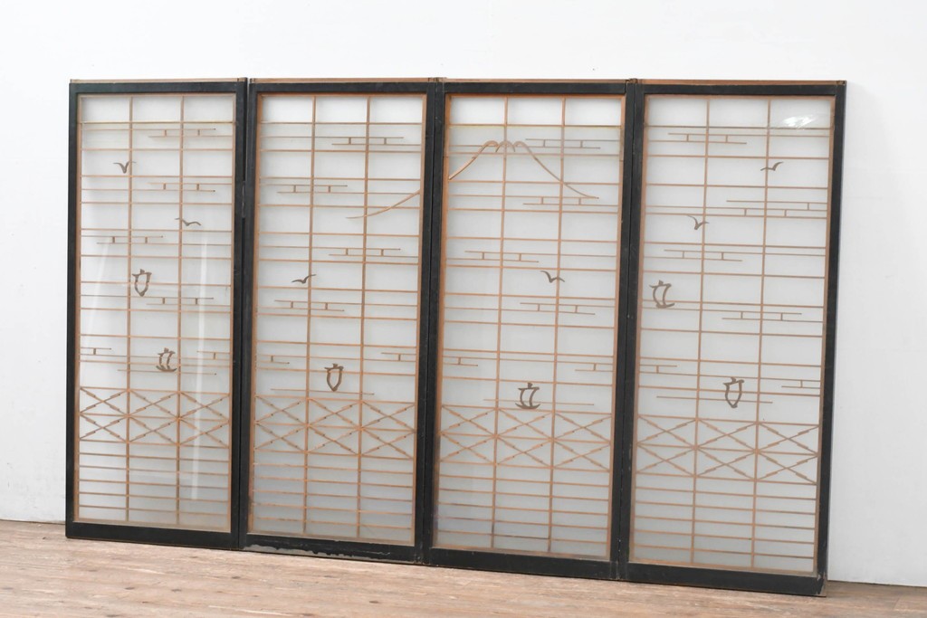 ヴィンテージ建具　昭和中期　海と富士山のモチーフ　組子が入った両面ガラスの書院戸4枚セット　(R-083470)