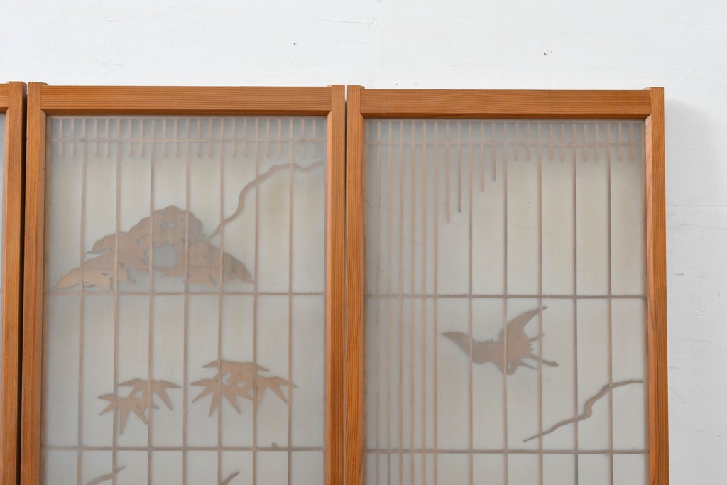 ヴィンテージ建具　昭和中期　組子と彫刻をあしらった片面ガラスの書院戸4枚セット　(R-083471)