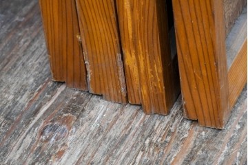 ヴィンテージ建具　昭和中期　組子と彫刻をあしらった片面ガラスの書院戸4枚セット　(R-083471)