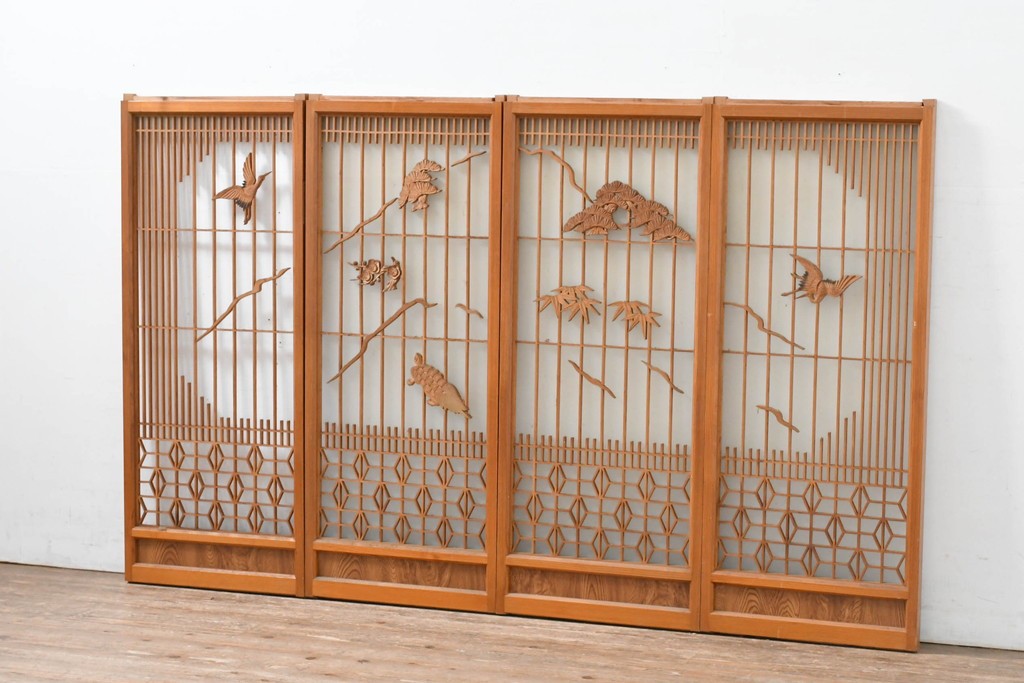 ヴィンテージ建具　昭和中期　組子と彫刻をあしらった片面ガラスの書院戸4枚セット　(R-083471)