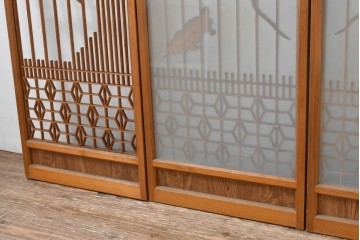 ヴィンテージ建具　昭和中期　組子と彫刻をあしらった片面ガラスの書院戸4枚セット　(R-083471)