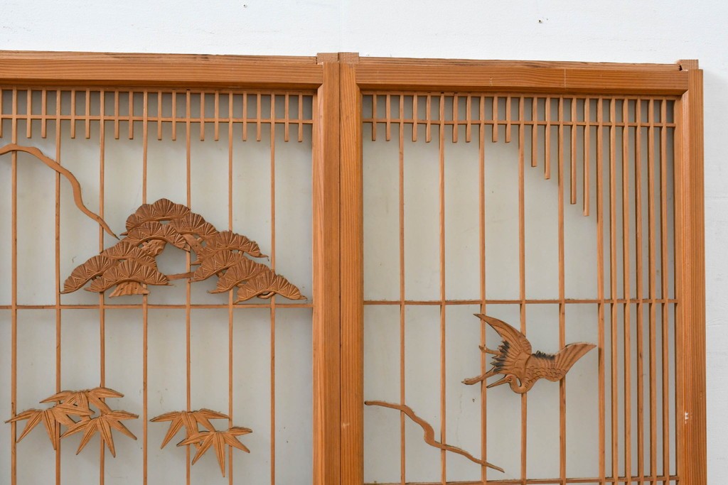 ヴィンテージ建具　昭和中期　組子と彫刻をあしらった片面ガラスの書院戸4枚セット　(R-083471)