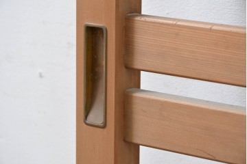 ヴィンテージ建具　昭和後期　透かし彫り入りの格子戸2枚セット　(R-083472)