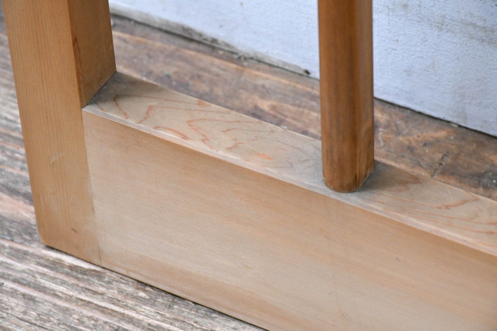 ヴィンテージ建具　昭和後期　透かし彫り入りの格子戸2枚セット　(R-083472)