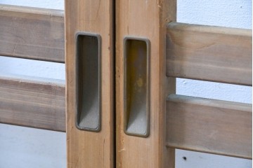 ヴィンテージ建具　昭和後期　透かし彫り入りの格子戸2枚セット　(R-083472)