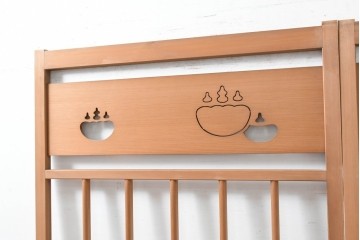 ヴィンテージ建具　昭和後期　透かし彫り入りの格子戸2枚セット　(R-083472)