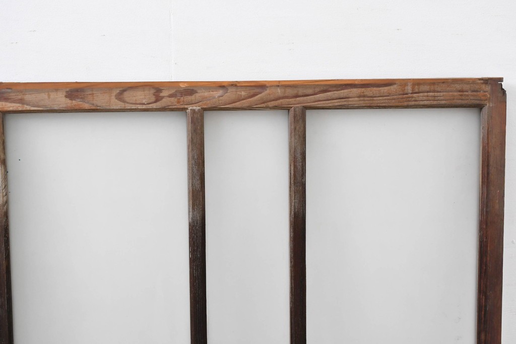 アンティーク建具　昭和初期　デザインガラス入り　素朴な木枠の窓2枚セット　(R-083473)